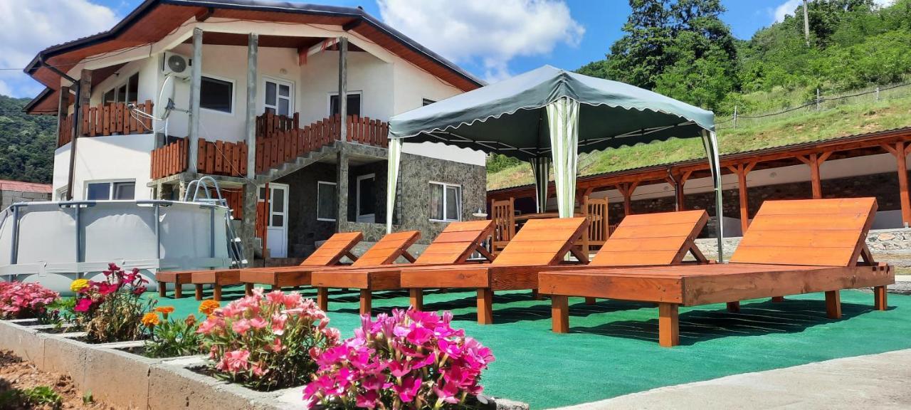 Telteu Florian Hotel Дубова Екстериор снимка