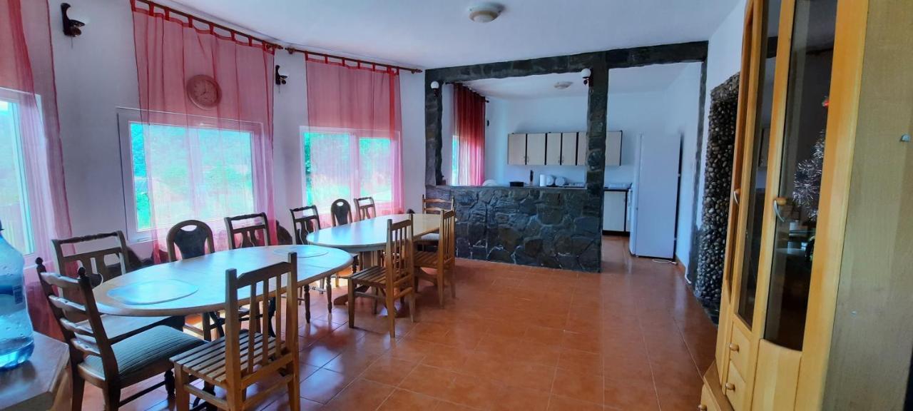 Telteu Florian Hotel Дубова Екстериор снимка