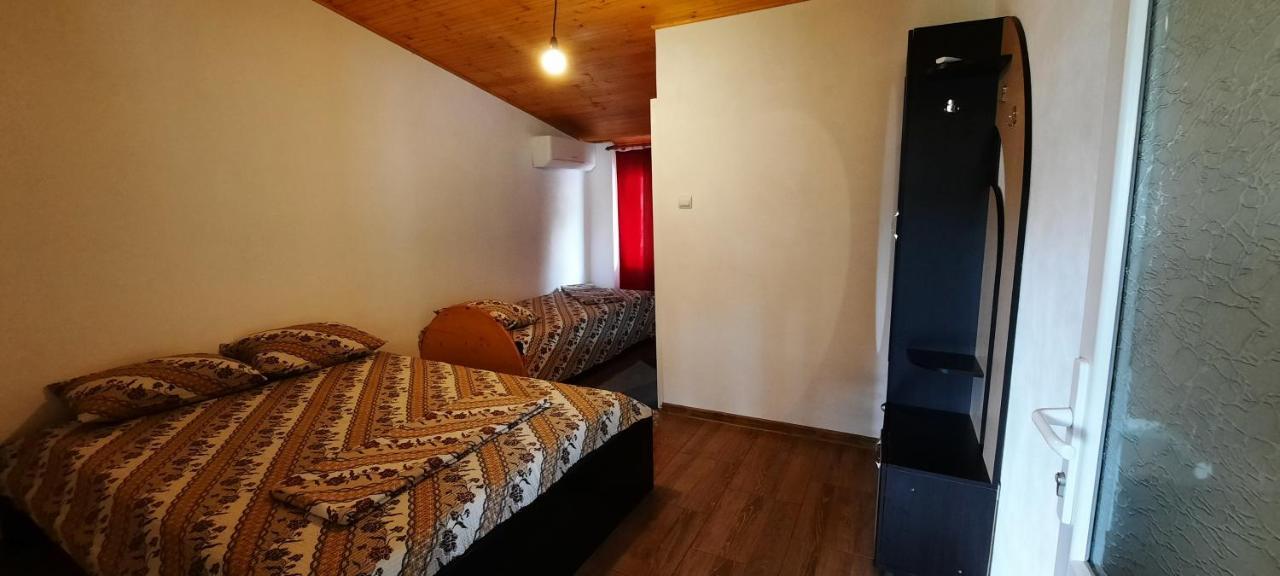 Telteu Florian Hotel Дубова Екстериор снимка