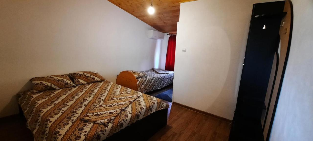 Telteu Florian Hotel Дубова Екстериор снимка