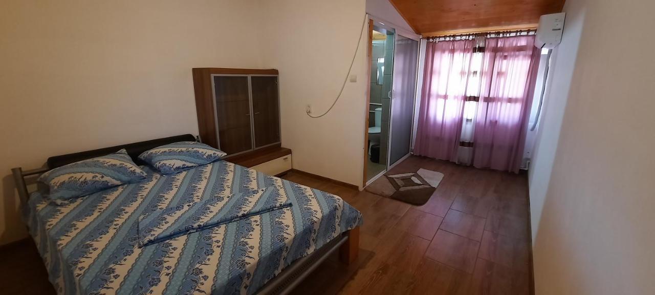 Telteu Florian Hotel Дубова Екстериор снимка