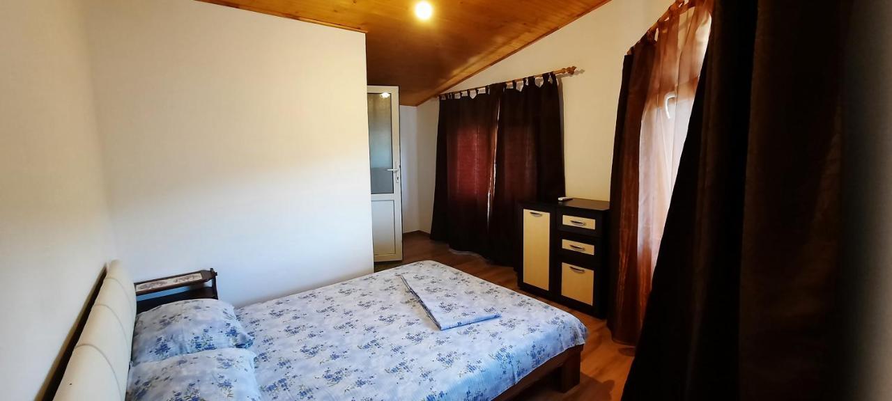 Telteu Florian Hotel Дубова Екстериор снимка