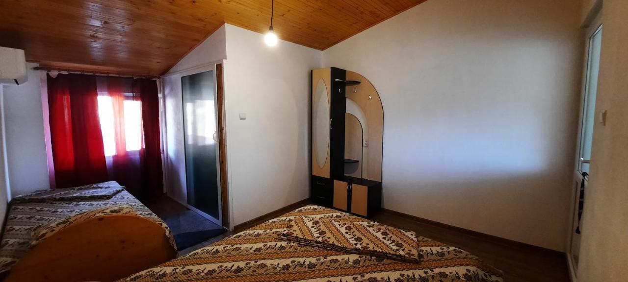 Telteu Florian Hotel Дубова Екстериор снимка