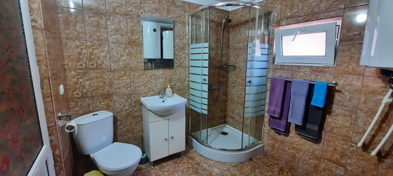 Telteu Florian Hotel Дубова Екстериор снимка
