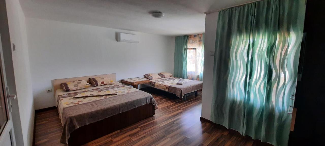 Telteu Florian Hotel Дубова Екстериор снимка