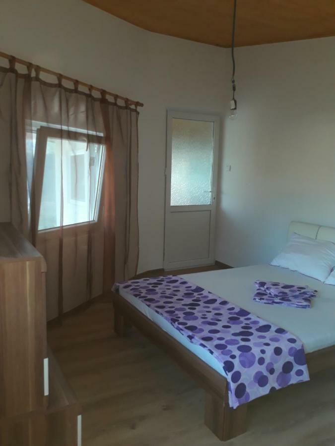 Telteu Florian Hotel Дубова Екстериор снимка