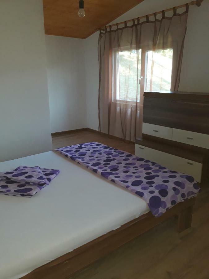 Telteu Florian Hotel Дубова Екстериор снимка